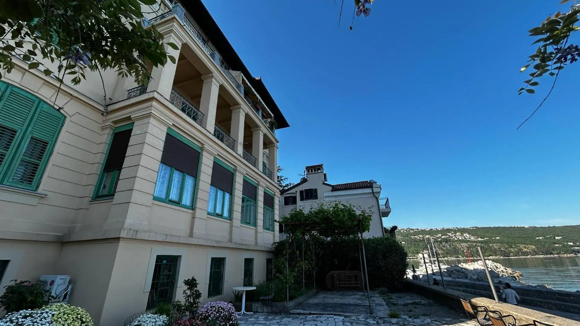Soba U Vili 10 Metara Od Mora Opatija Croacia